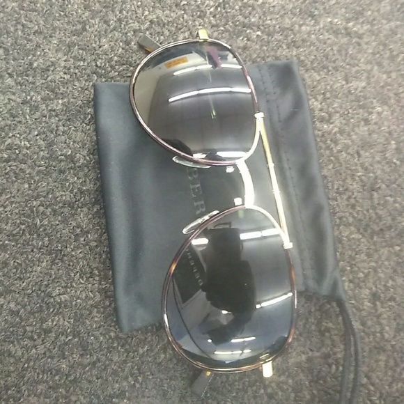 BURBERRY foldable - Picture 2 of 3